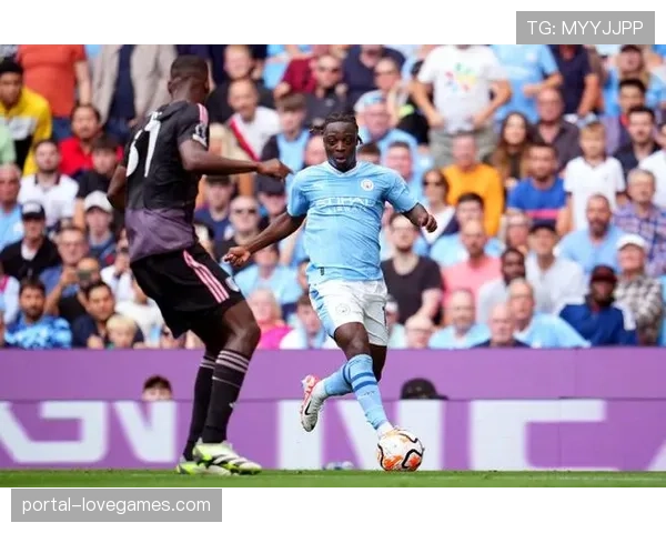 VAR焦点：富勒姆对阵曼城一役，阿坎吉禁区内疑似手球未判引广泛讨论